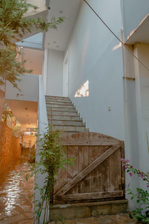 Helios Residence Spáta Buitenkant foto